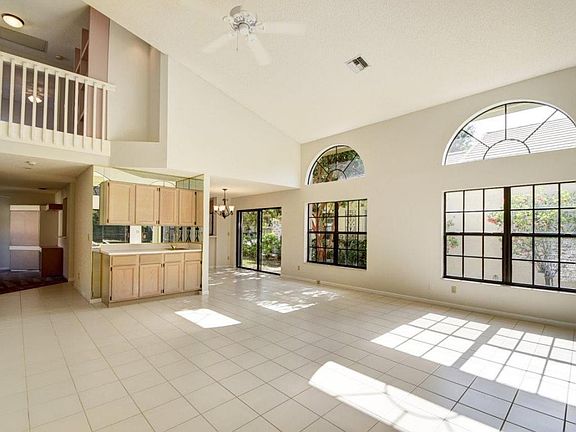 4th image of 4720 Sherwood Forest Dr