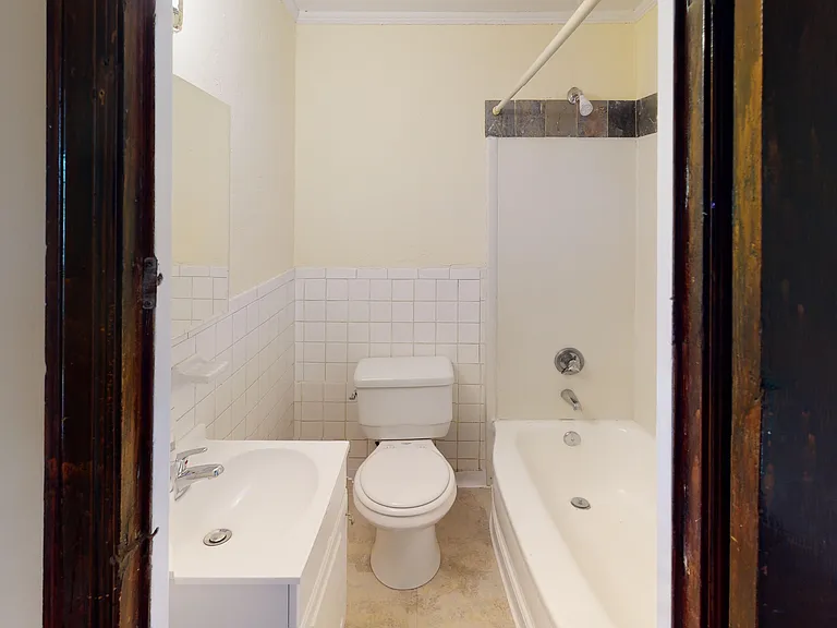 1180 Main St #1 — Photo 8