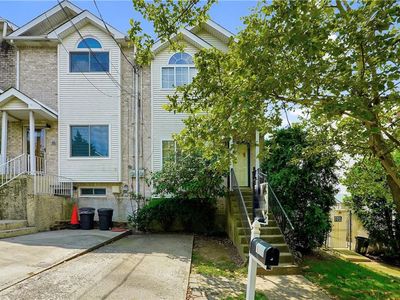 110 Arnold St, Staten Island, NY, 10301