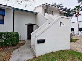 Hendricks Avenue 1824