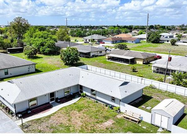 502 NE 25th Ave APT 2