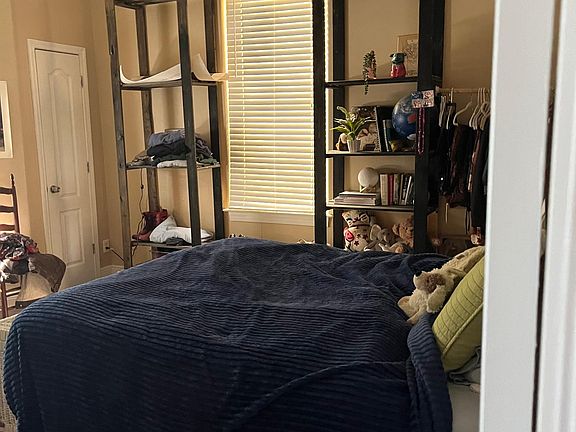 4th image of 505 E 32nd St #A