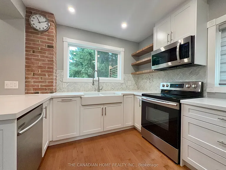 71 English St — Photo 14