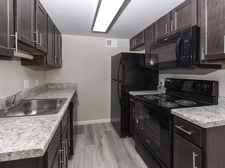The George Apartment Homes — Photo 43