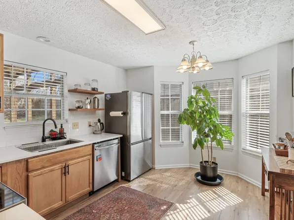 5321 Old Village Rd, Nashville, TN 37211