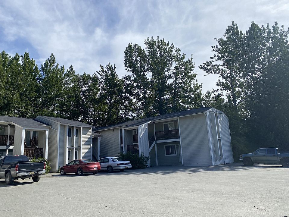 2nd image of 437 E Beaver Ave