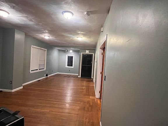 3rd image of 618 Reservoir Ave Floor 2