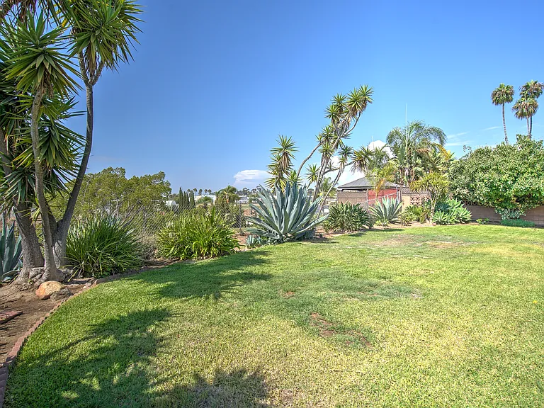 El Capitan Dr — Photo 26