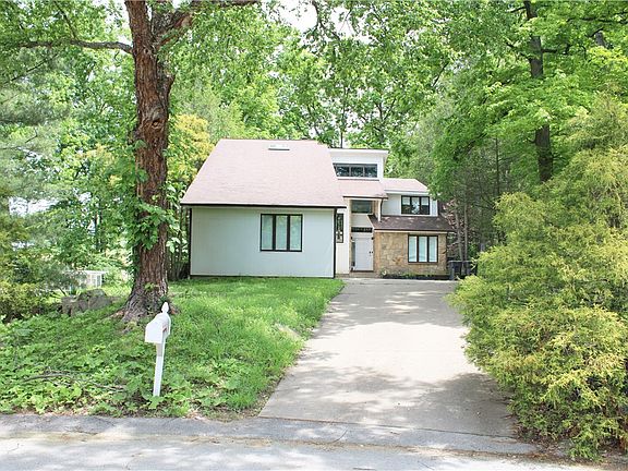 2nd image of 219 La Grande Dr