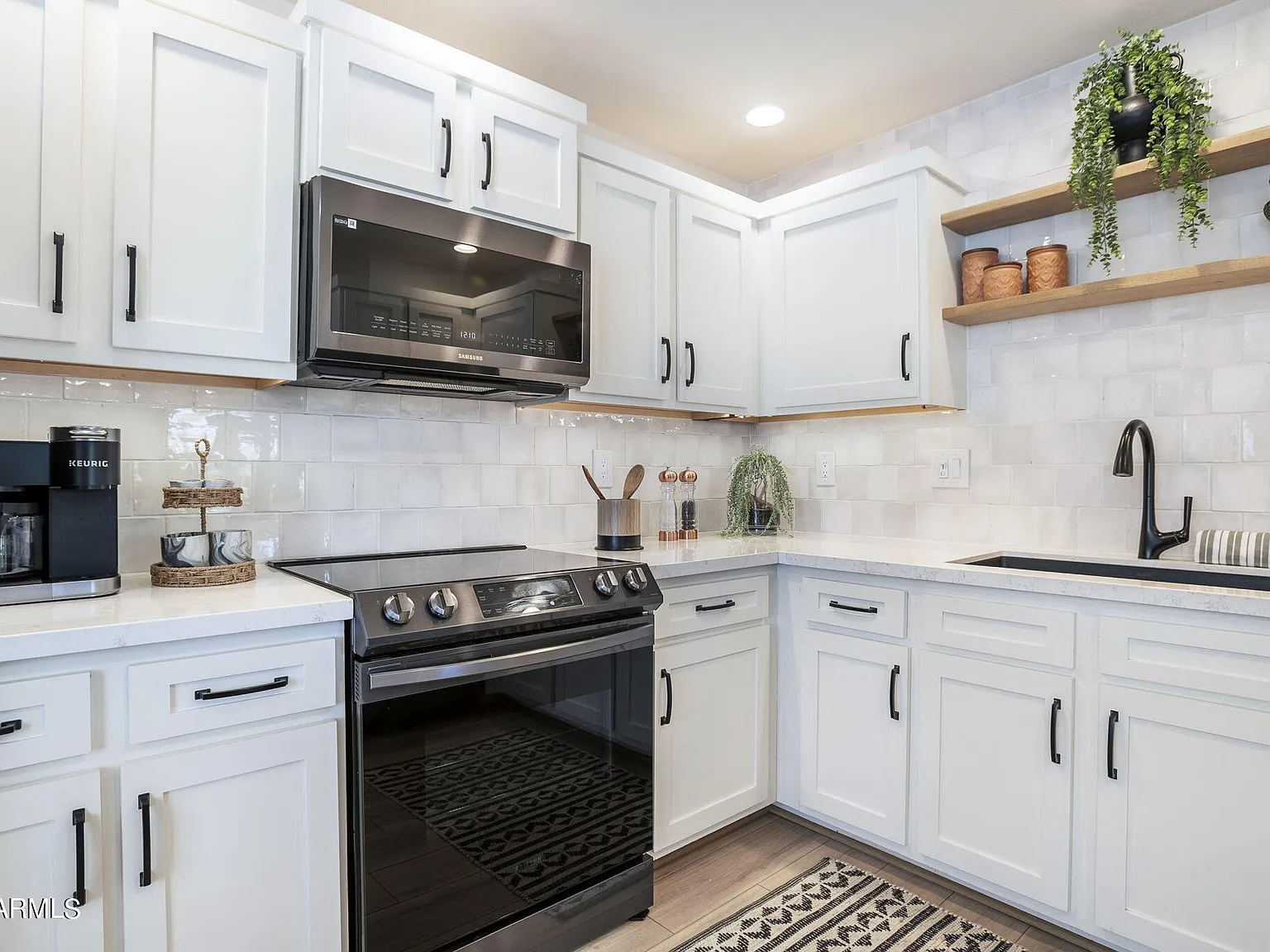 2 bed, 2.0 bath, 1298 sqft, $3,300 — Photo 1