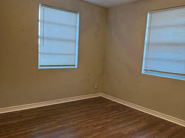 1052 Milnor St — Photo 14