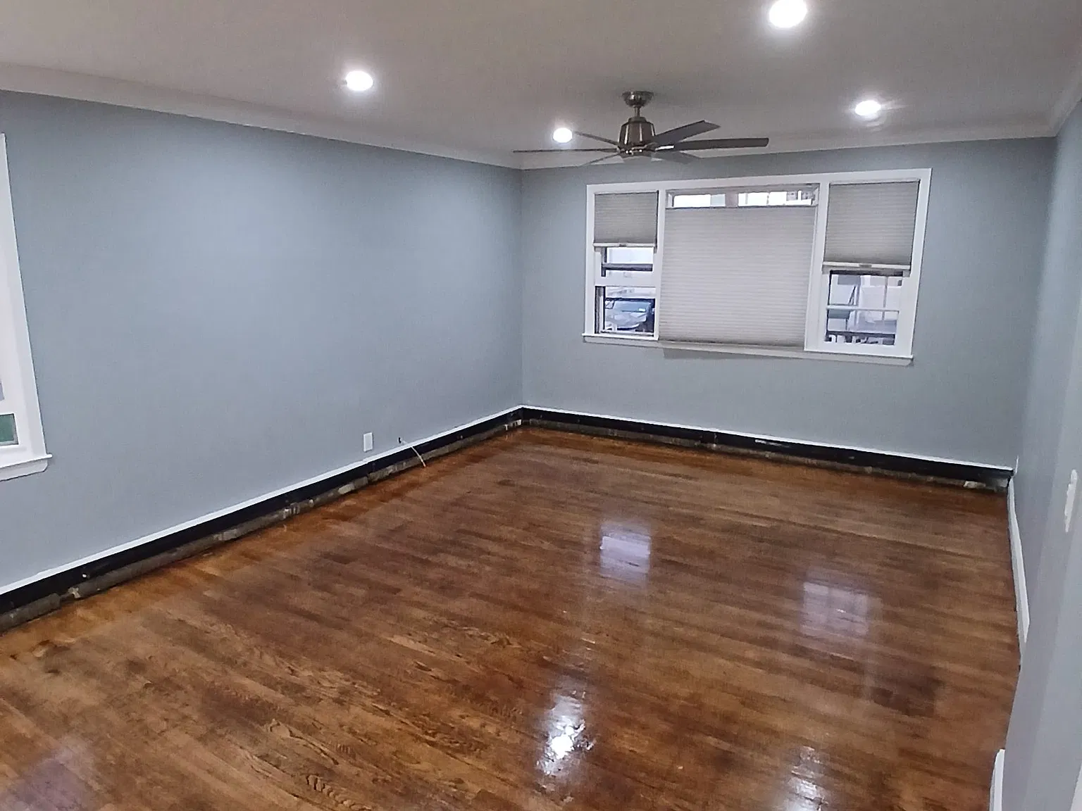 3 bed, 1377 sqft, $4,800 — Photo 3
