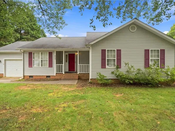 6783 Ironwood Cir, Greensboro, NC 27410