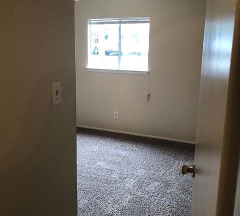 3rd image of 400 Rosewood Ave APT 102