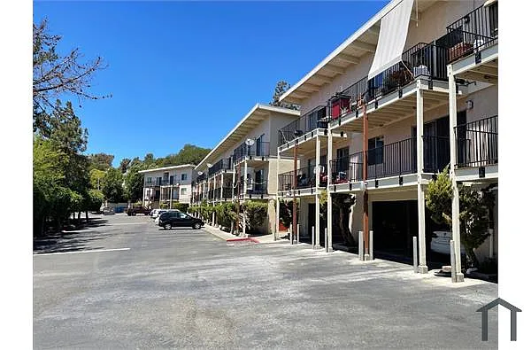 Building Photo - 149 Hilborn St