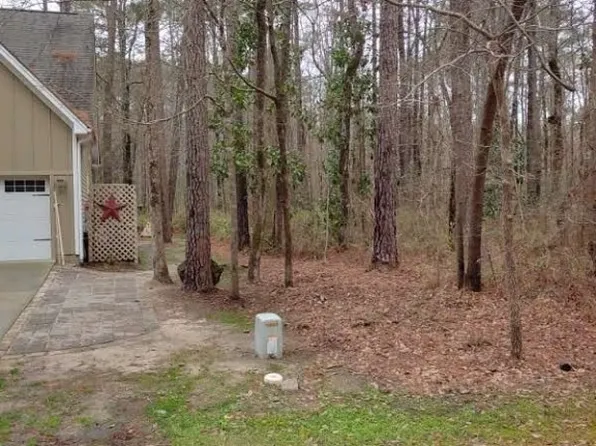 638 Ginseng Dr, Vass, NC 28394