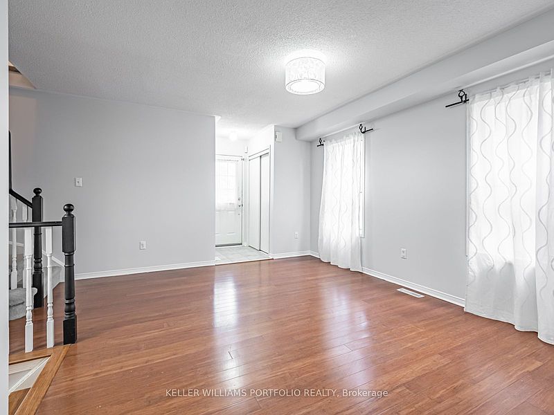 Mississauga House for rent - 3 Bedrooms — photo 3