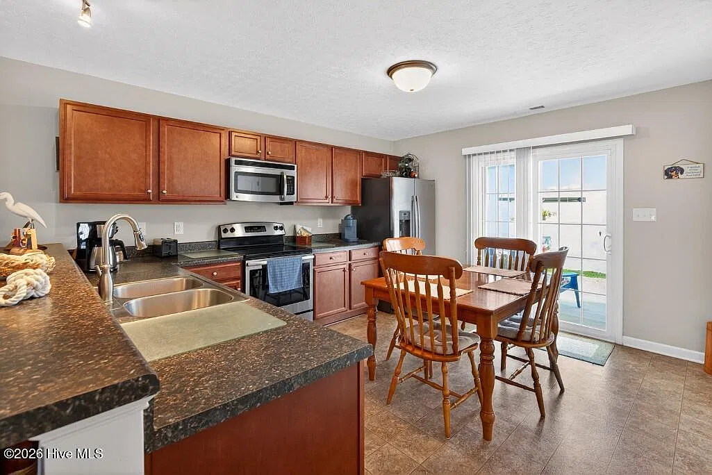 2 bed, 2.5 bath, 1084 sqft, $1,495 — Photo 4