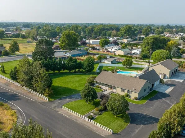 103 E 45th Ave, Kennewick, WA 99337