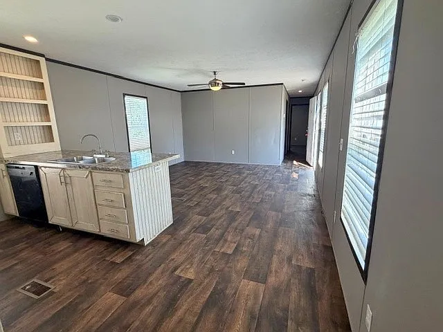 3 bed, 2.0 bath, 1216 sqft, $995 — Photo 3