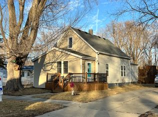907 N Morris Ave, Bloomington, IL