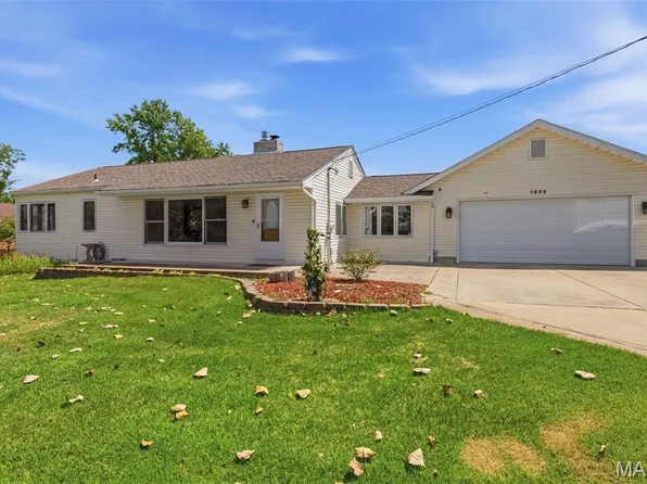 1222 Scenic Dr, Herculaneum, MO 63048