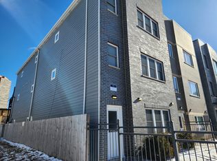 4051 S Prairie Ave #1, Chicago, IL 60653