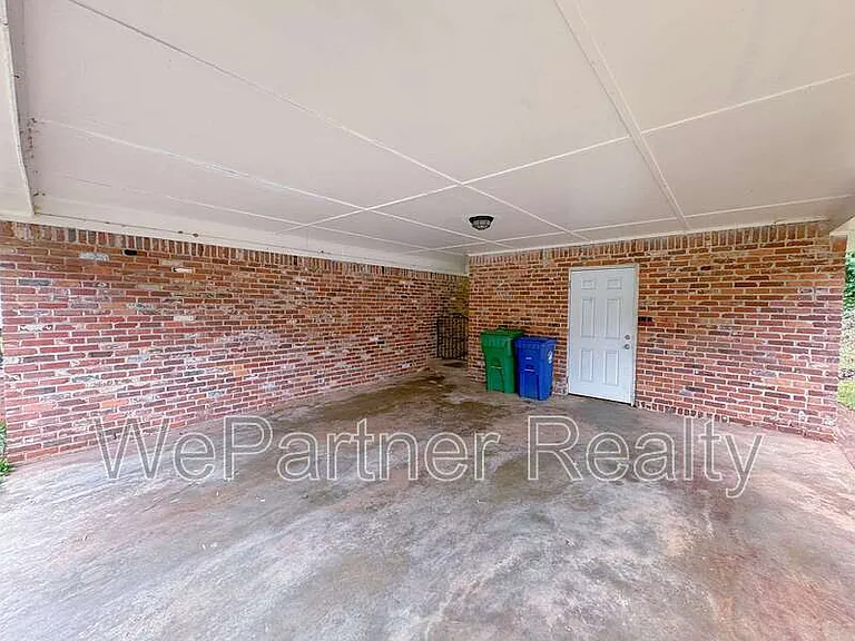 2223 Shamrock Dr — Photo 9