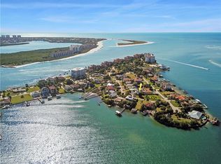 71 Dolphin Cir, Naples, FL 34113