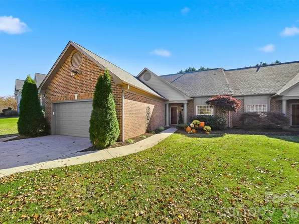 4410 1st Street Dr NW, Hickory, NC 28601