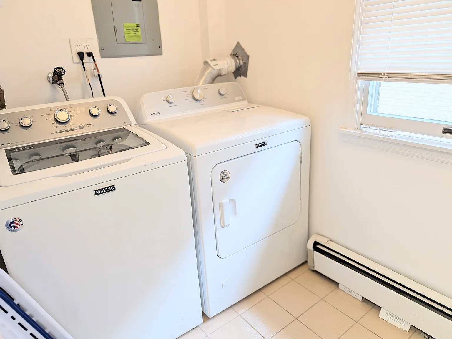 3 bed, 1.5 bath, $3,150 — Photo 2