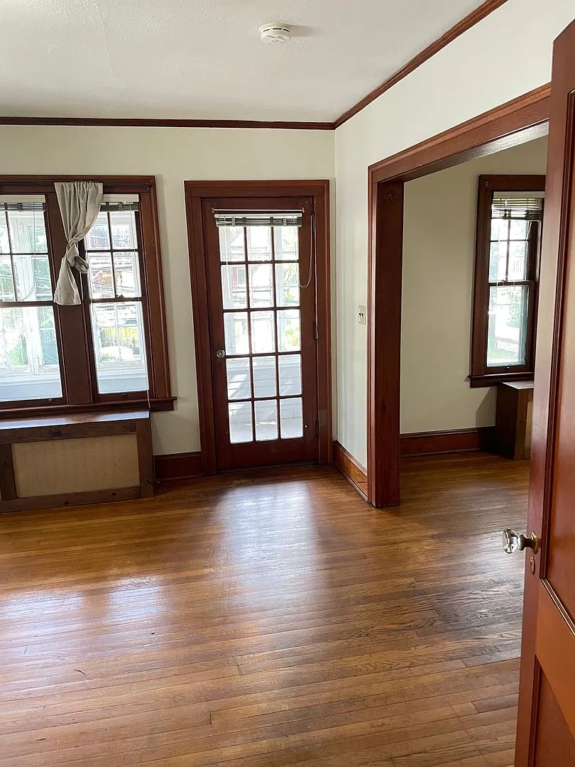 11-13 Mitchell Place — Photo 2