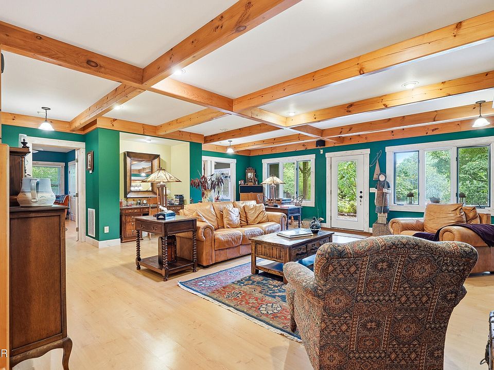 40th image of 1319 Licklog Hollow Rd