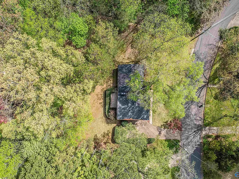 8013 Tea Garden Rd SE — Photo 2