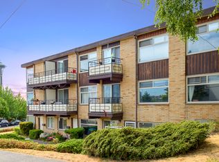 570 Ward St APT 4, Seattle, WA 98109