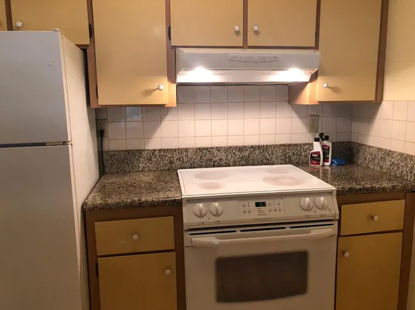 288 Whitmore St, Oakland, CA 94611