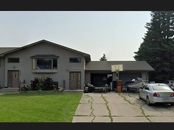 302 Cardinal Ave, Thief River Falls, MN 56701