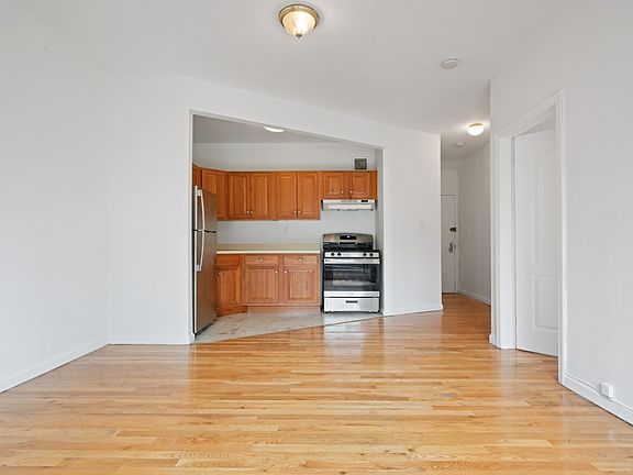 4th image of 321 E 69th St APT 6B