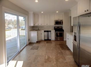 6 Wayside Ln, Smithtown, NY 11787