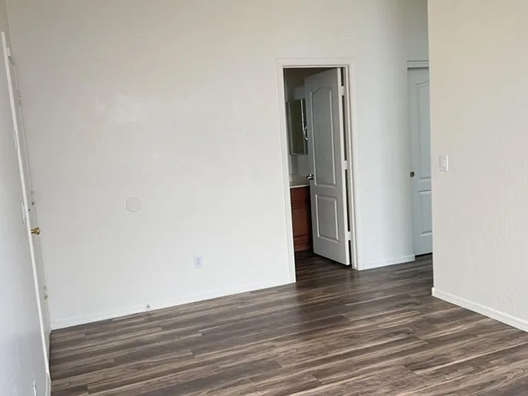 10018 W Winslow Ave — Photo 6