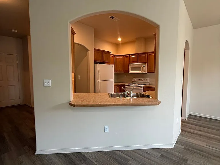 9904 Mia Ln — Photo 16