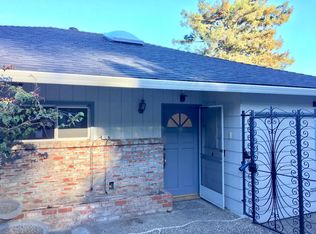 209 Hillcrest Rd, San Carlos, CA 94070