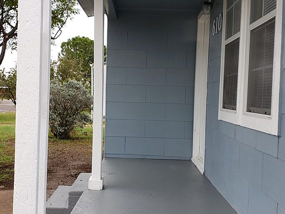 5th image of 610 Honeysuckle St