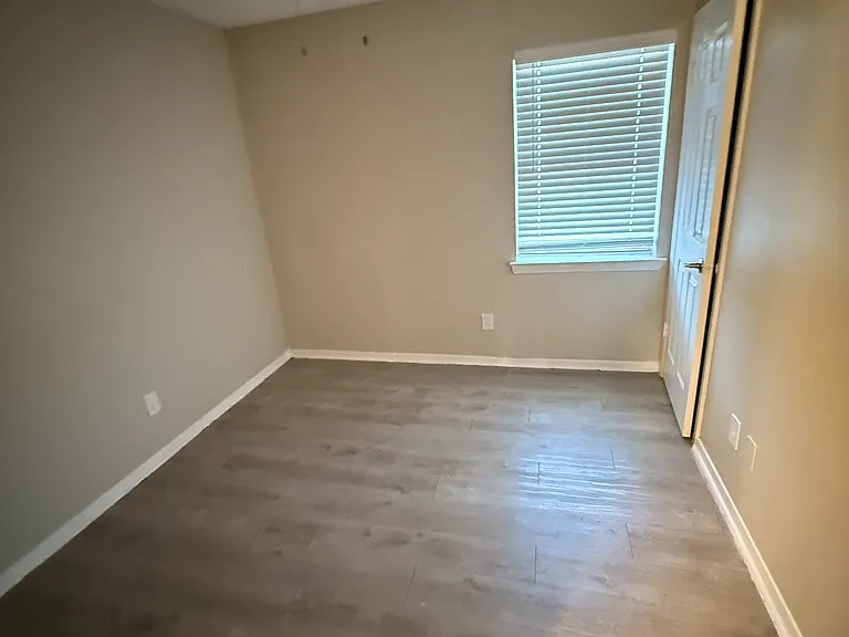 Paseo Apartments — Photo 9