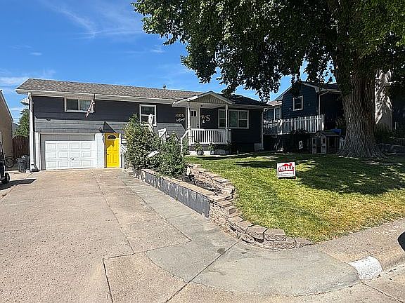3rd image of 605 Pearl St