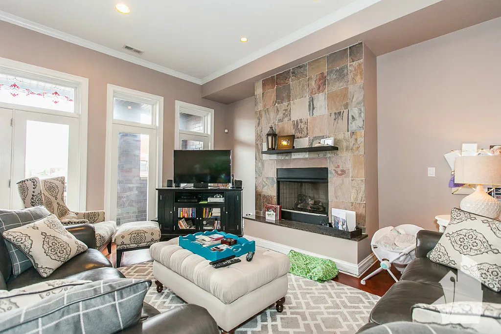 Luxury 2BR/2BA Condo with Private Rooftop Deck & Garage Parking — Photo 1