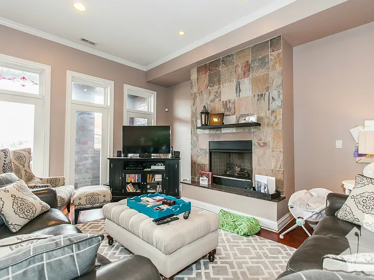 1357 W Grand Ave #4 — Photo 4
