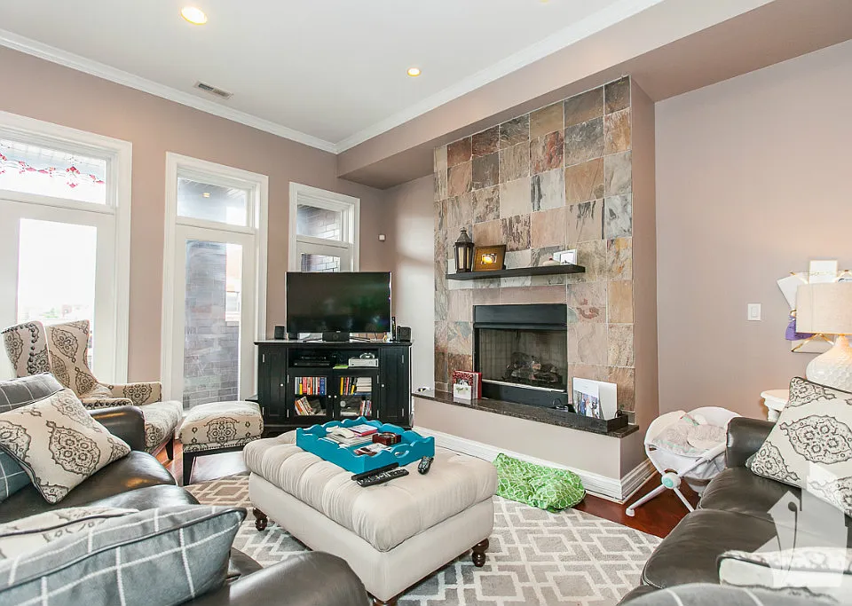 1357 W Grand Ave #4