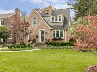 901 Washington Rd, Grosse Pointe, MI 48230