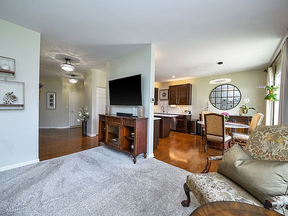 5th image of 184 Birch Ln